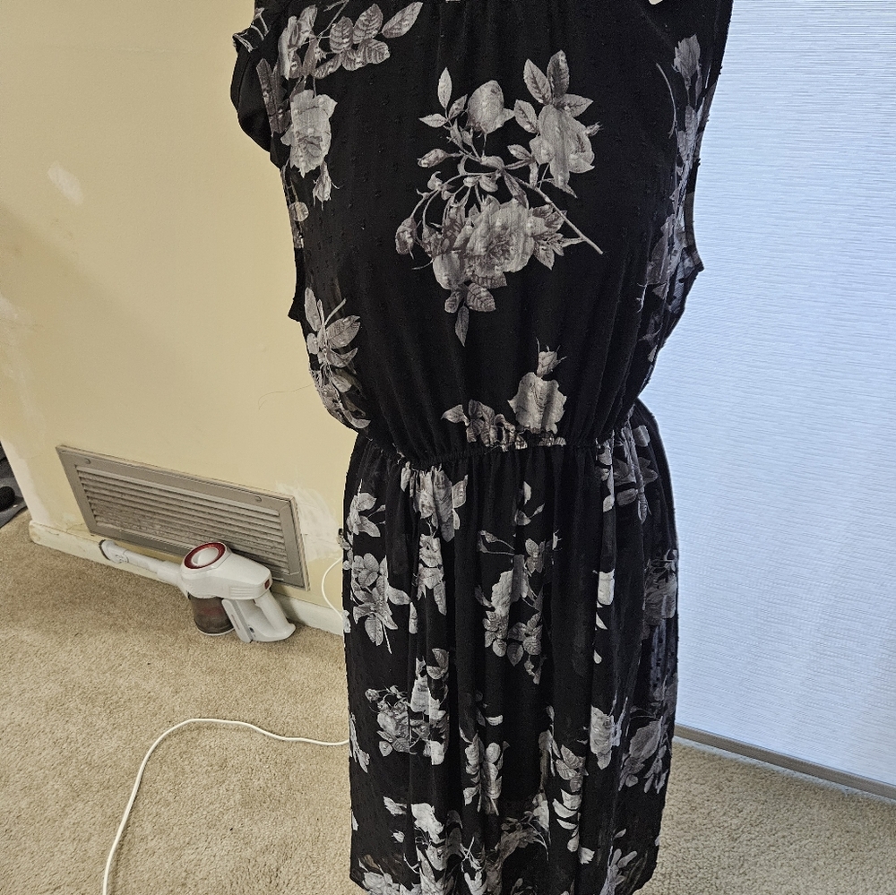 Torrid mock neck clip dot midi dress size 0